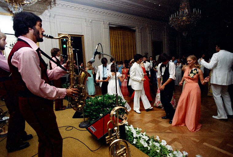 Os filhos da primeira família podem organizar um baile de formatura na Casa Branca