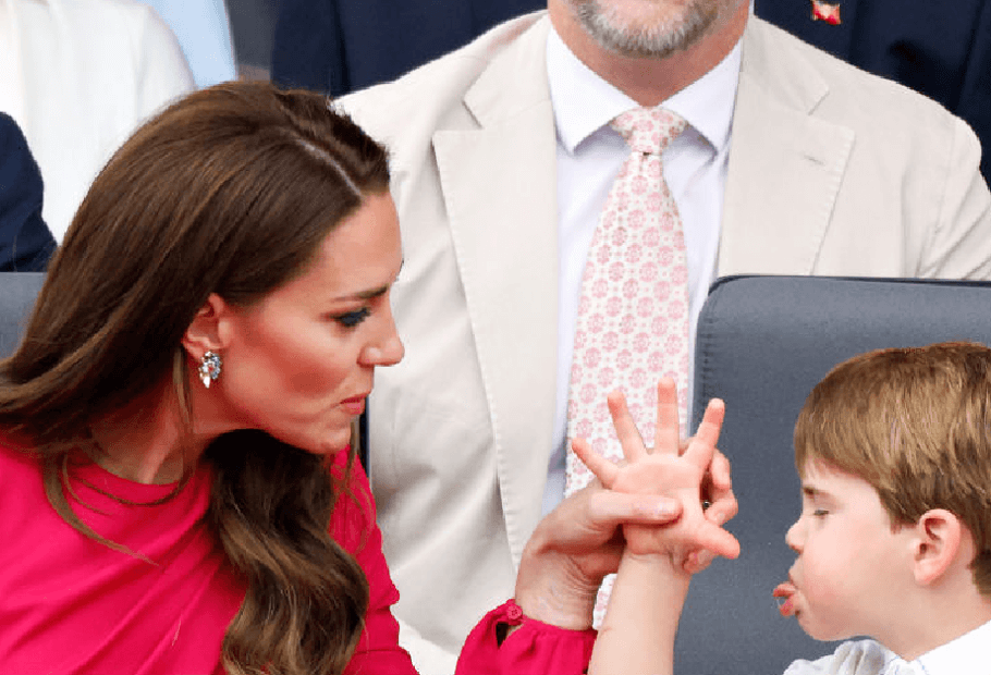 A diferença entre os estilos de Kate Middleton e Meghan Markle de criar seus filhos