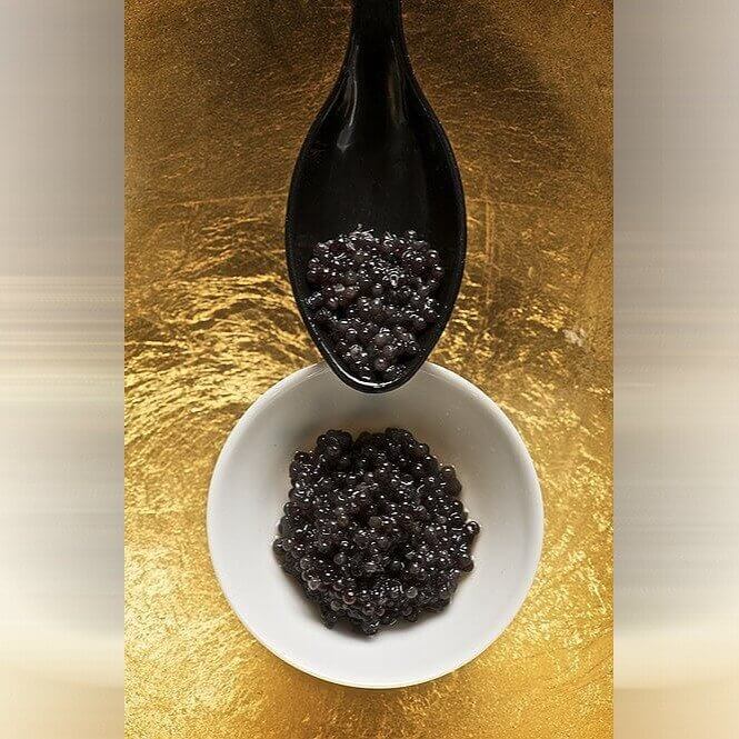 Caviar Beluga (em torno de US$ 3.200 a US$ 10.000)