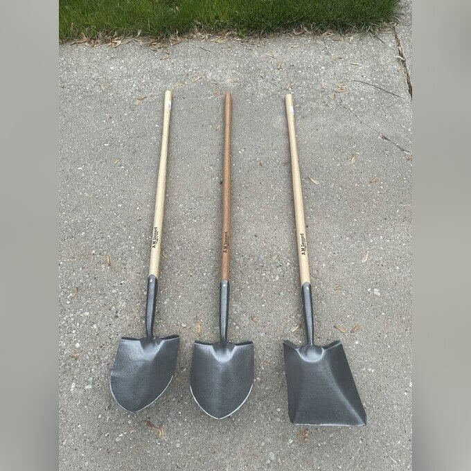 A Solid Steel Shovel for Decades of Digging