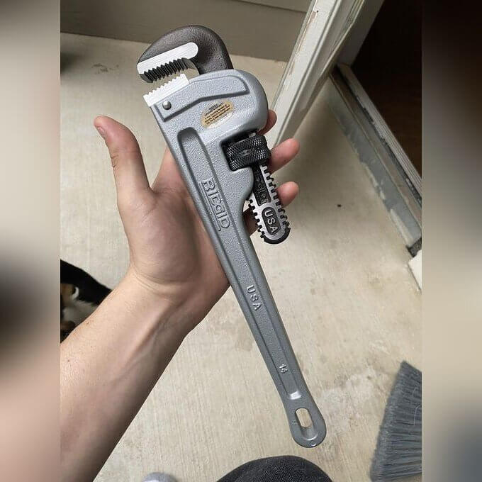 The All-Steel Pipe Wrench That Outlasts Trends