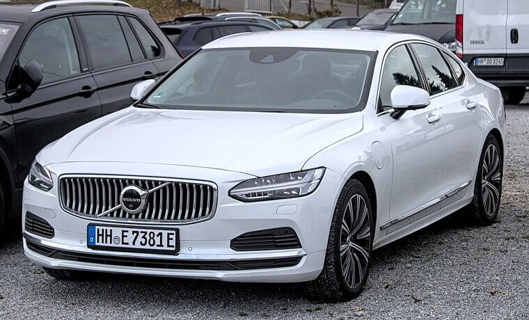 2016 Volvo S90 T8 Plug-In Hybrid - $29,000