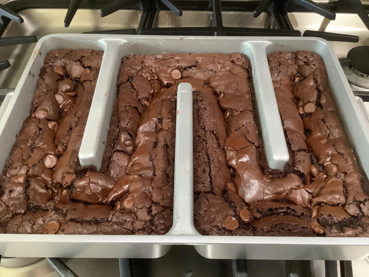Baker’s Edge Brownie Pan