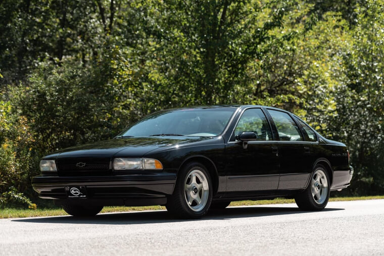 Chevy Impala SS (Classic Trims) (1961 or 1996)