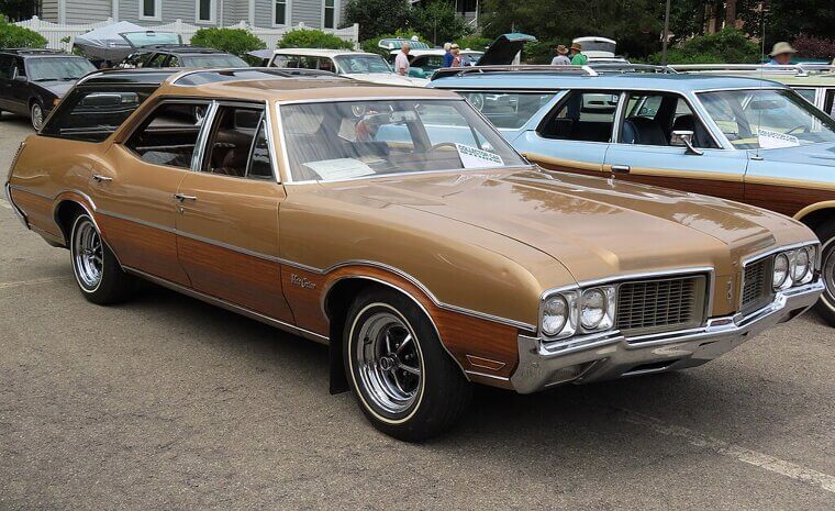 Oldsmobile Vista Cruiser (1968–1977)