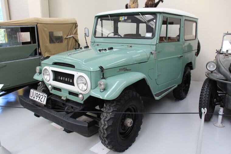 Toyota Land Cruiser FJ40 (1960–1984)
