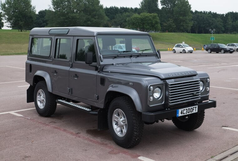 Land Rover Defender (1983–2016)