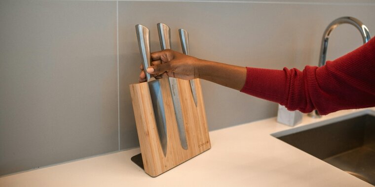 Cookware & Premium Kitchen (Dutch Ovens, Knife Sets, Espresso Machines)