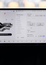 Why Drivers Hate Touchscreen Technology