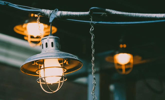 How to Choose Outdoor Lighting for Warm Evenings