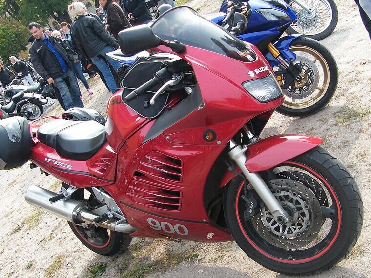 Suzuki RF900R (1994–1997)