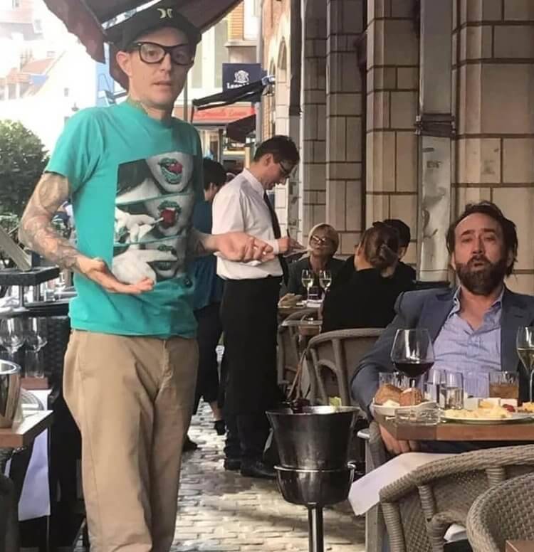 Problemas duplos com Nicolas Cage e Deadmau5