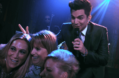 Average Joes That Were Photobombed by A-Listers