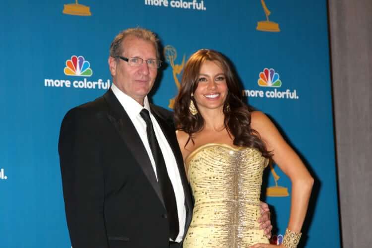 Before She Co-Starred With Him, She Watched Ed O'Neill In Spanish