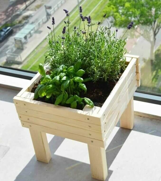 Wooden Crates Become a Planter Box
