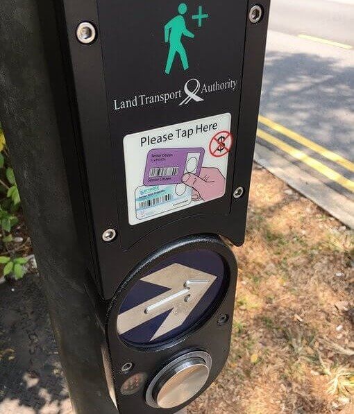 Ein Ausweis, der mehr Zeit zum Überqueren der Straße einfordert