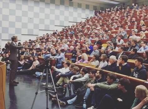 Das College ist viel weniger kostspielig