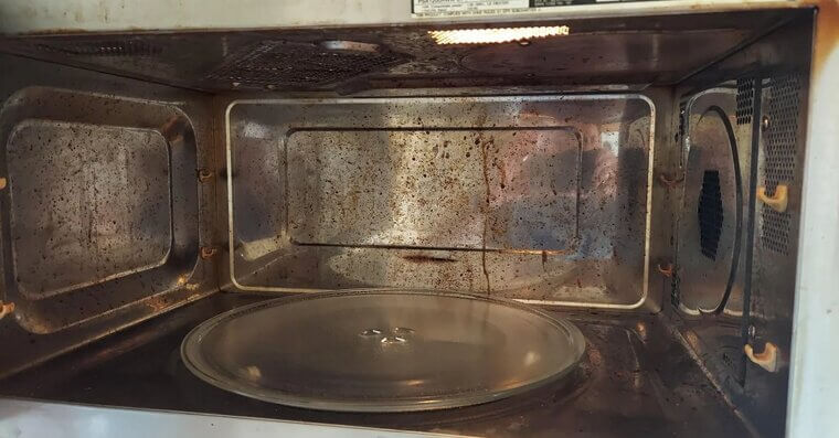 Vinegar for Microwave Cleaning