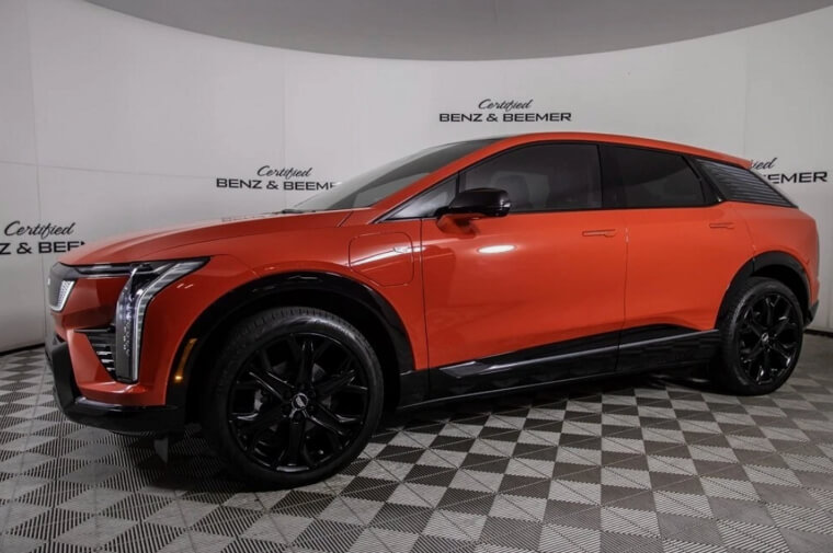 2025 Cadillac OPTIQ – US $49,800.00