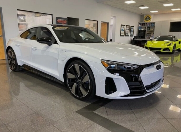 2024 Audi E-Tron GT Prestige – US $66,999.00