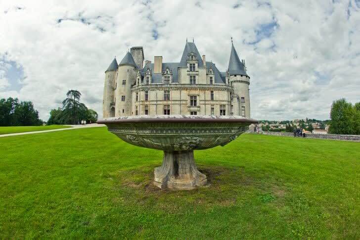 That's a Fancy Birdbath