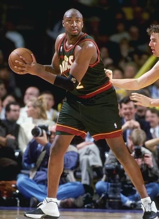 Vin Baker Worked as a Starbucks Manager