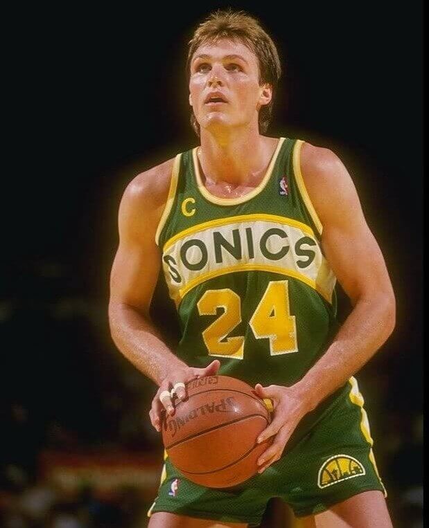 Tom Chambers Breeds Horses and Is a Sportscaster