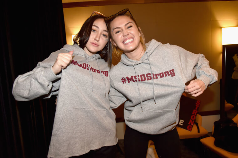 Miley y Noah Cyrus