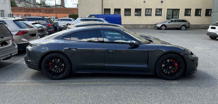 That Legendary Porsche Handling? Still Here