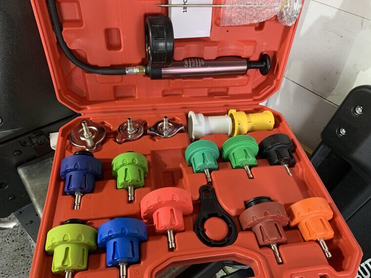 Radiator Pressure Tester (Analog Bulb Type)