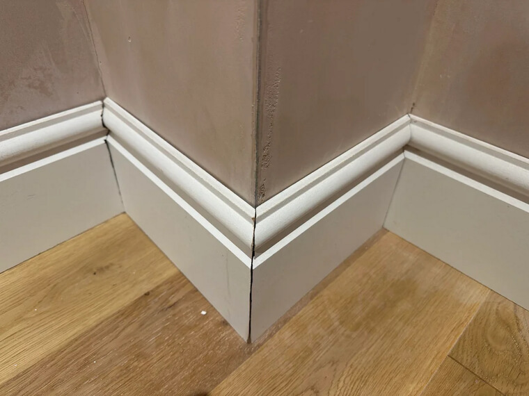 Reviva placas de contorno arranhadas