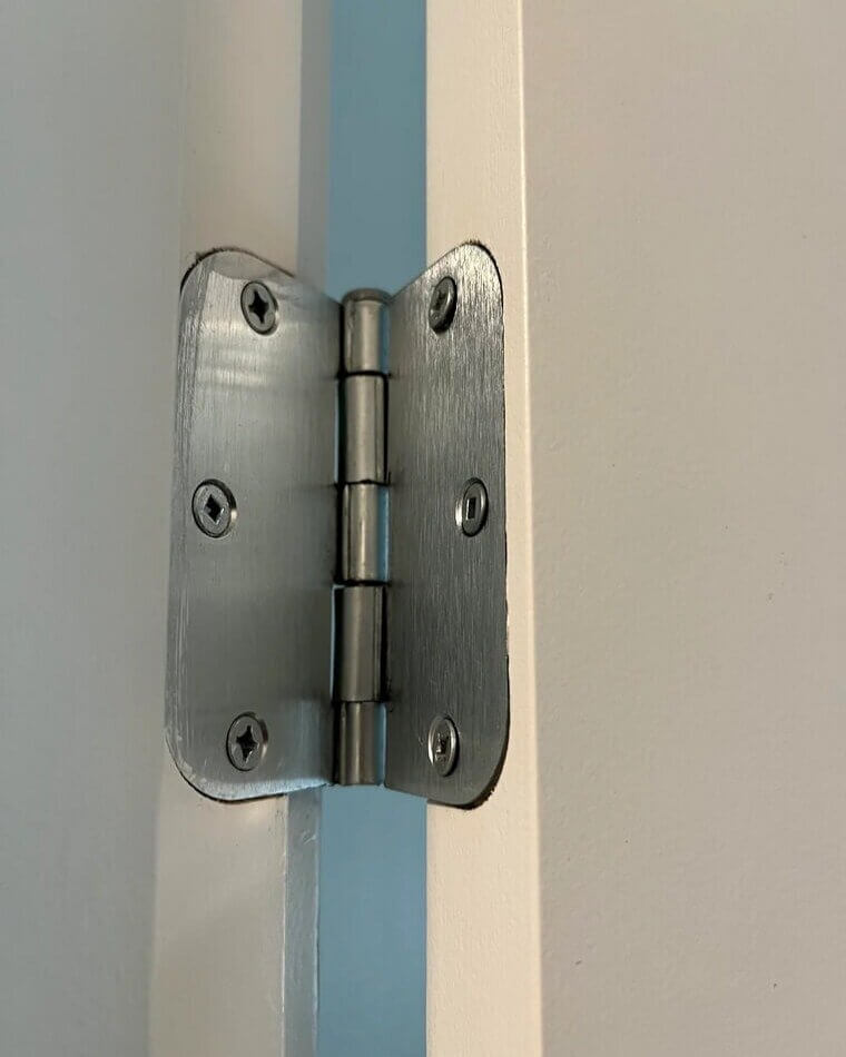 Consertar dobradiças com vaselina