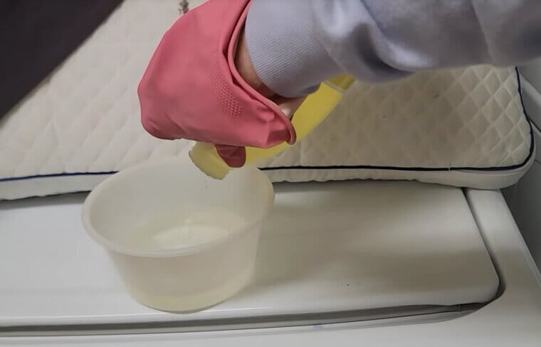 Ammonia and Dish Soap (Sometimes)