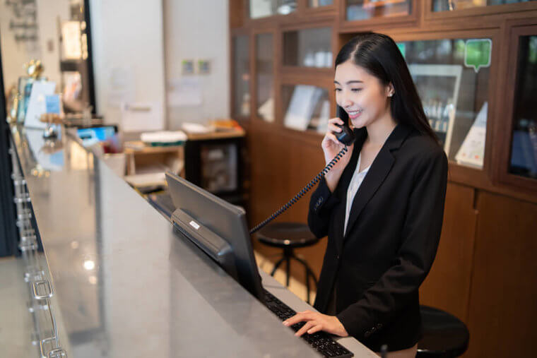 ホテルの従業員は怠け者で、あなたに嘘をつくかもしれない