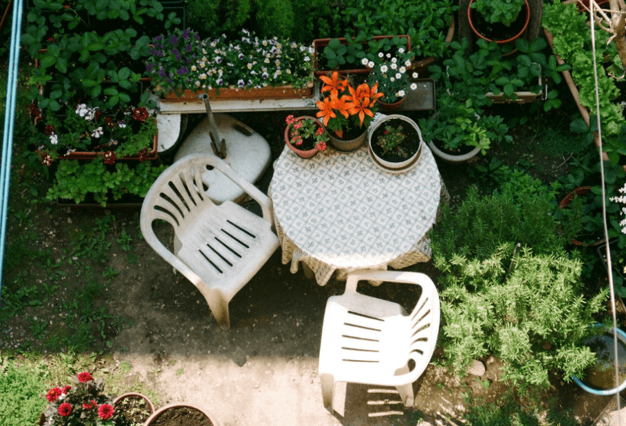 Creating a Backyard Space for Relaxed Gatherings