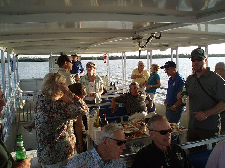 تكوين الصداقات