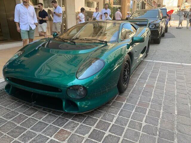 Jaguar XJ220