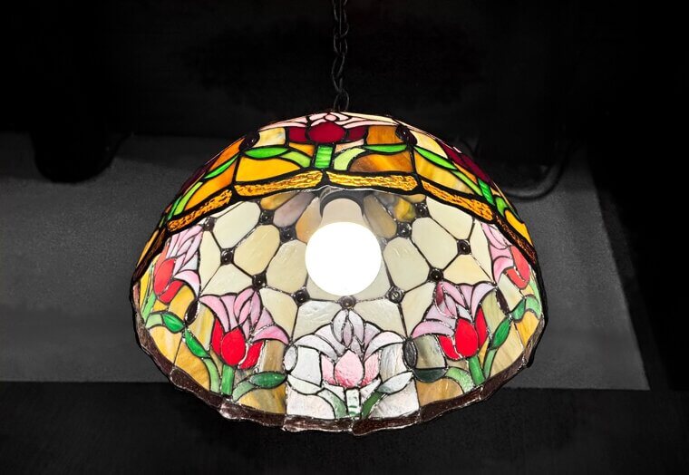 The 1970s: The 'Tiffany' Style Hanging Lamp