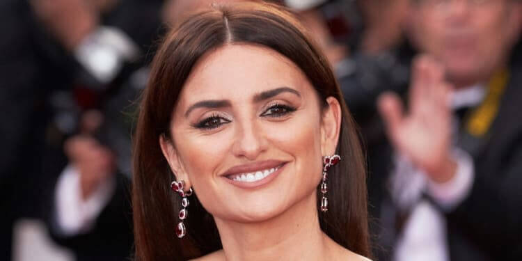 Penelope Cruz – In Love with Veggies